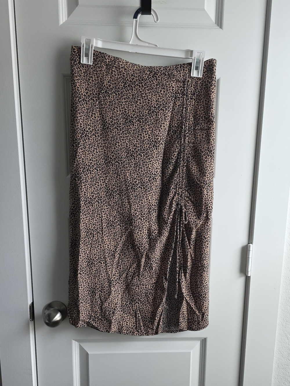 Women's Beige and Black Animal Print Midi Skirt Medium G167